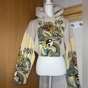 NG Order New Girl Order Cropped
Hoodie Yin Yang Dragon Panel Pullover
Sweatshirt